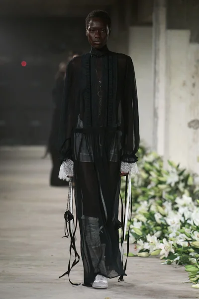 Look 38
